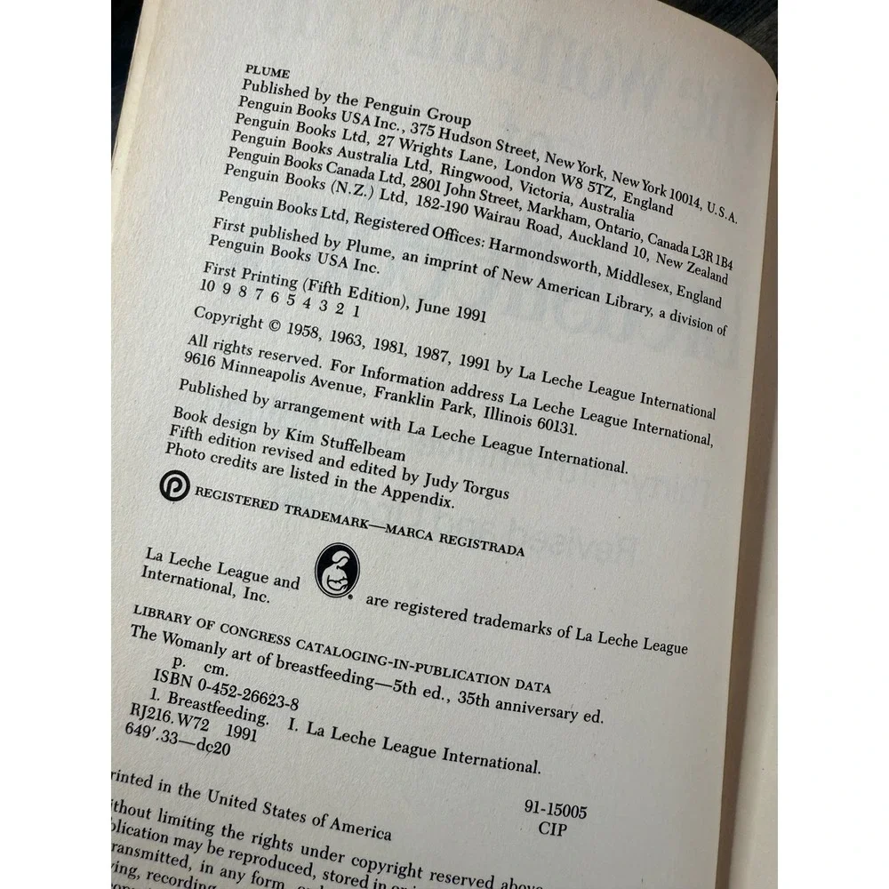 The‎ Womanly Art of Breastfeeding Fifth Revised Edition La Leche League Book